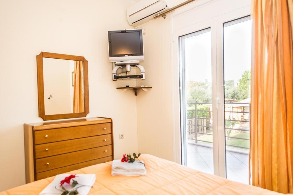 Cozy Flats In An Olive Grove By The Sandy Beach Kánalos 外观 照片