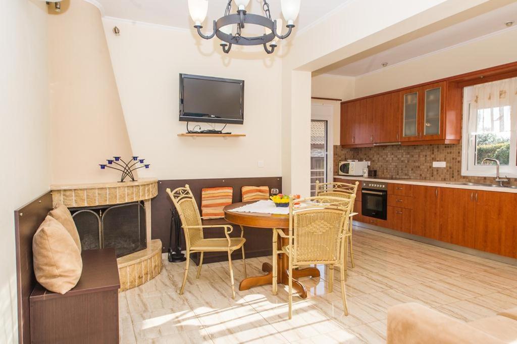 Cozy Flats In An Olive Grove By The Sandy Beach Kánalos 外观 照片